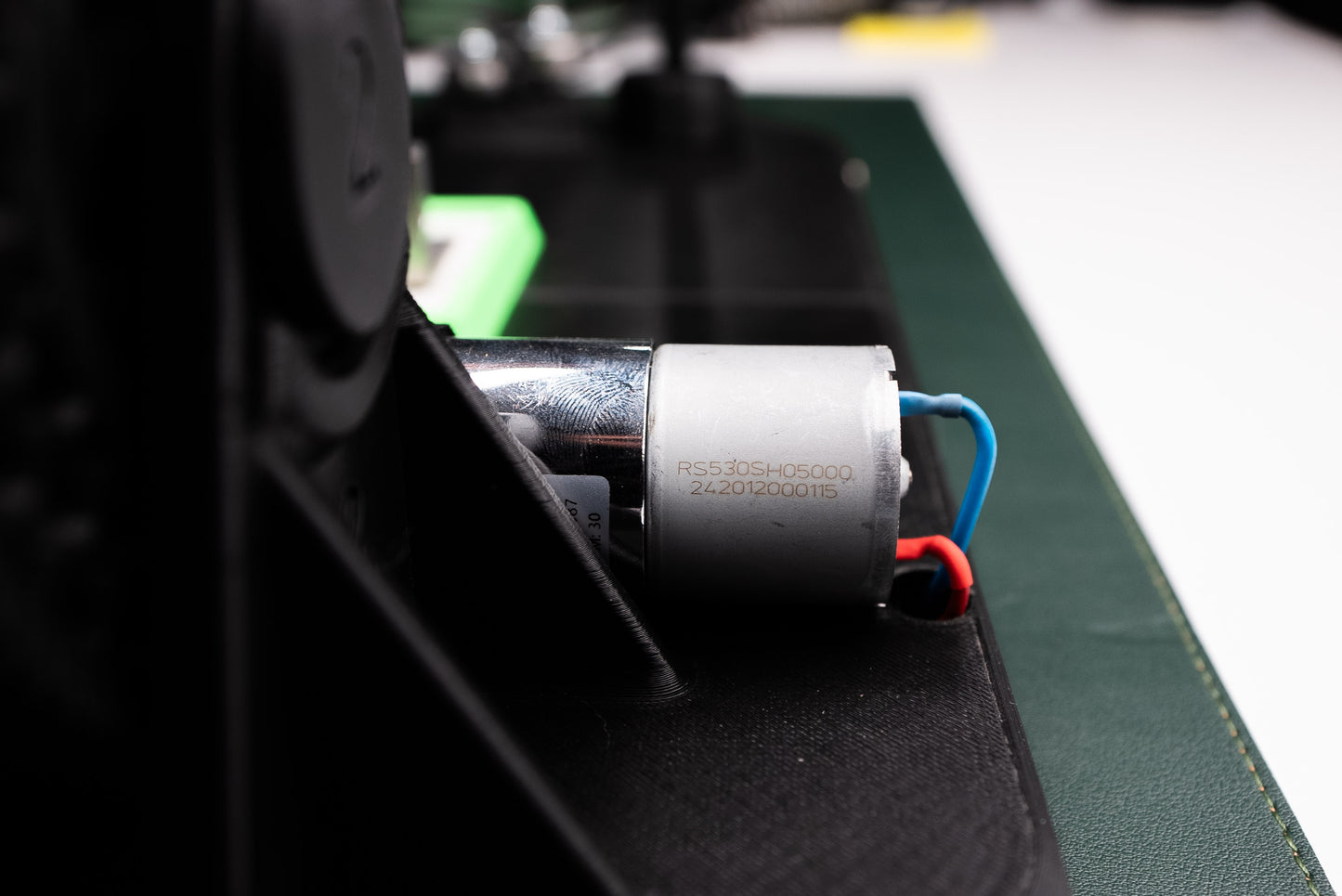 endless-peter-motor-exposed